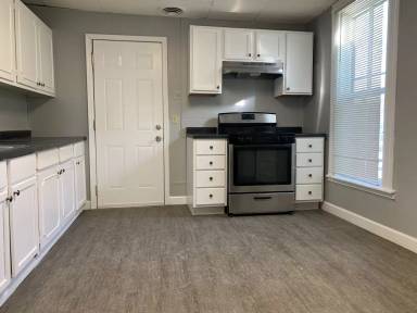 Main picture of 685 Magnolia Ave E