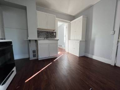 Main picture of 425 39th Ave N