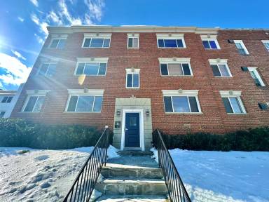 Main picture of 2004 3rd St NE