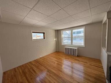 Main picture of 2233 Guilderland Ave