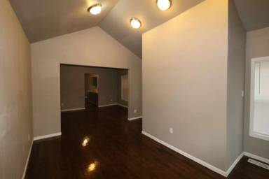 Main picture of 325 Marshall St