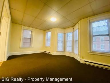 Main picture of 129 N Main St