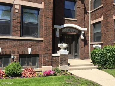 Main picture of 4128 N Pulaski Rd