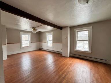 Main picture of 20 Cottage St