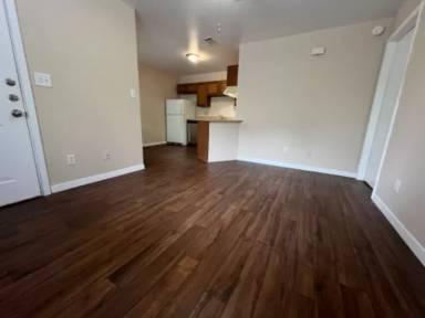 Main picture of 1634 Post Rd