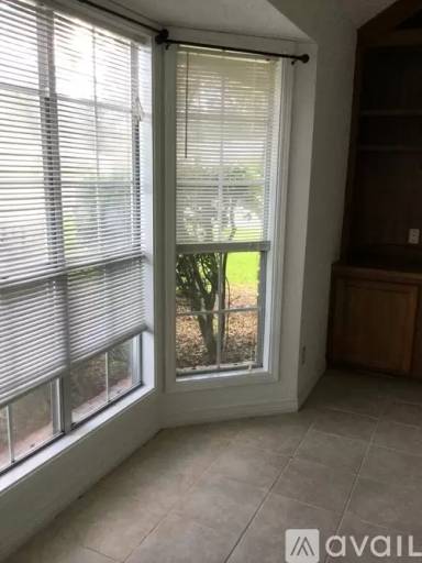 Main picture of 1706 Broadway Ave