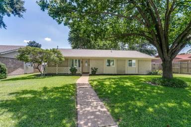 Main picture of 1808 Ridgewood Dr