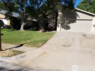 Main picture of 1808 Goodson Ln
