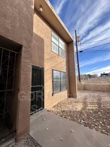 Main picture of 1928 Buena Vista Dr SE