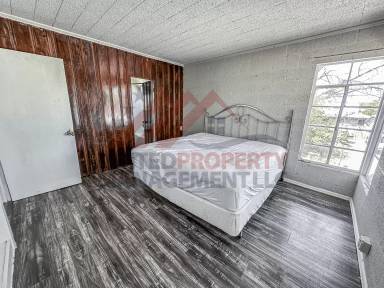 Main picture of 207 N Alameda St