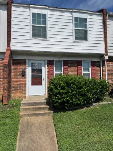 Main picture of 308 Bernie Ct
