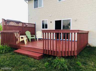 Main picture of 600 SW Hickory Gln