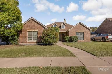 Main picture of 802 Lone Star Dr