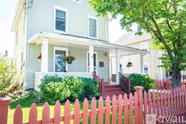 Main picture of 4 Ridge St