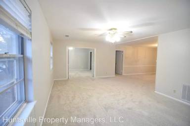 Main picture of 1204 Willowbrook Dr SE