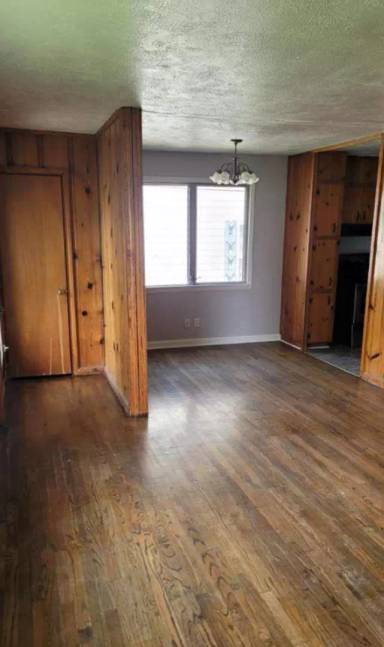 Main picture of 3815 W Meighan Blvd