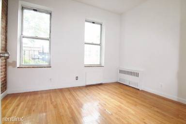 Main picture of 316 E 83rd St