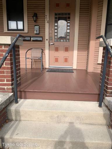 Main picture of 714 E Main St