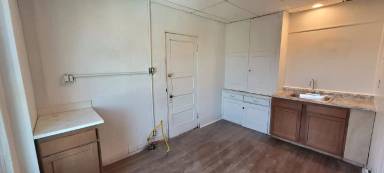 Main picture of 220 Grant Ave
