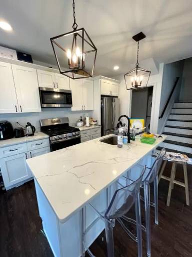 Main picture of 19 E Transit St