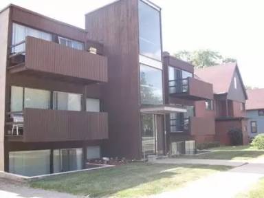 Main picture of 832 Packard Rd