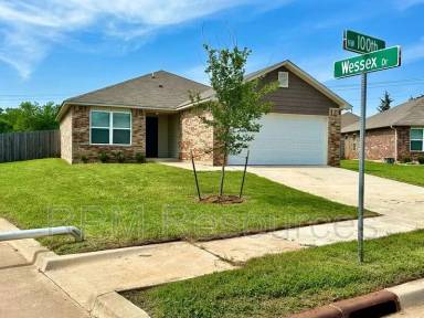 Main picture of 11101 NW 100th St