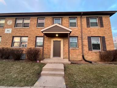 Main picture of 8024 W Lincoln Ave