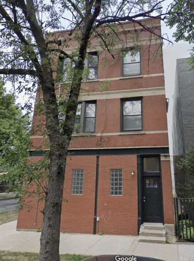 Main picture of 2558 W Superior St
