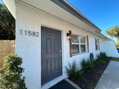 Main picture of 11582 Dean St