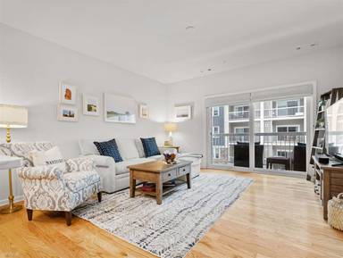 Main picture of 120 University Ave