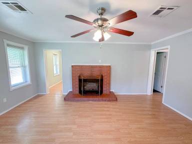 Main picture of 333 E Harmon Dr