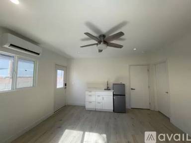 Main picture of 7746 Encino Ave