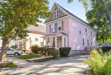 Main picture of 556 Haverhill St