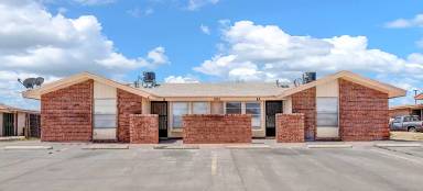 Main picture of 1921 Lake Omega St