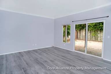 Main picture of 9435 Noble Avenue