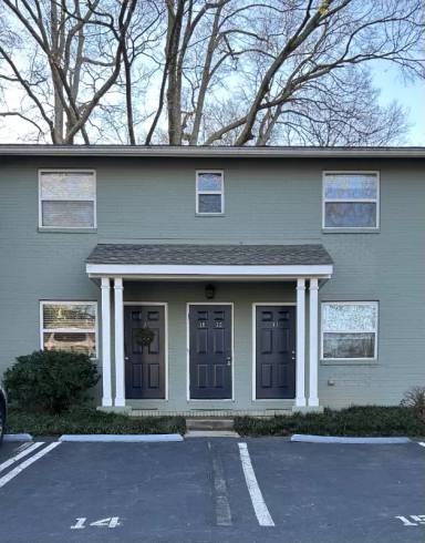 Main picture of 1067 Alta Ave NE