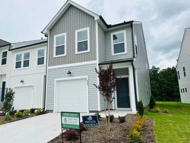 Main picture of 822 Falls Grove Trl
