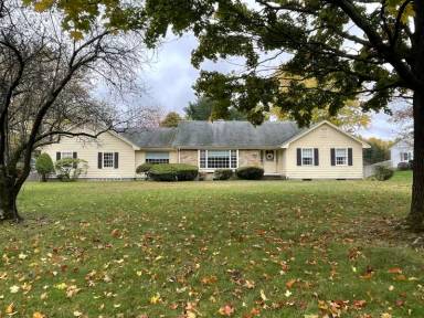Main picture of 101 Weatherbee Dr