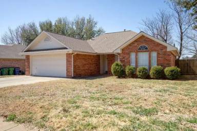 Main picture of 215 Linda St