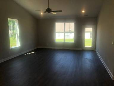 Main picture of 7604 Long Shot Ln