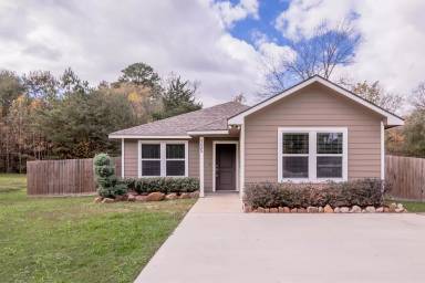 Main picture of 115 Bernice Dr