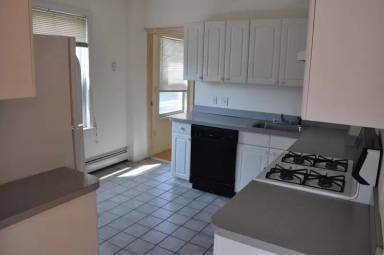 Main picture of 8 Pearl St