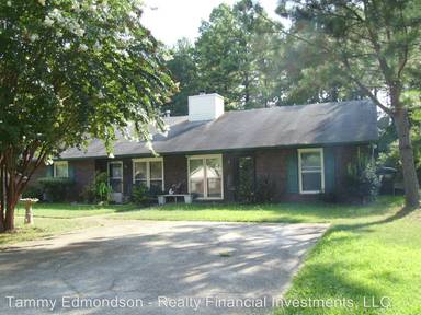 Main picture of 408 Waterbury Dr