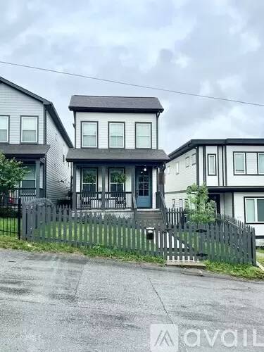 Main picture of 4615 Kentucky Ave
