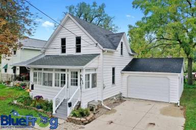 Main picture of 838 E Franklin St