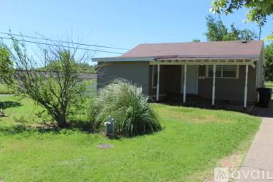 Main picture of 902 NW 99th St