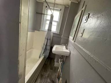 Main picture of 32 Diringer Pl