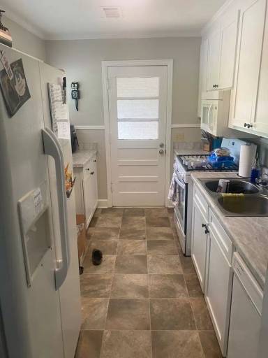 Main picture of 313 White Dr