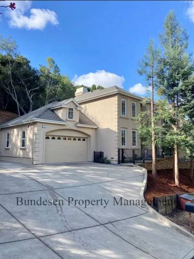 Main picture of 181 Stasia Ct