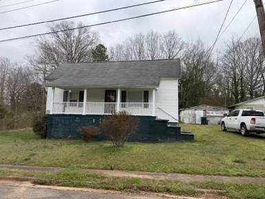 Main picture of 202 Orr St